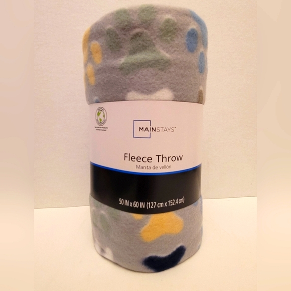 Paw print fleece throw by Mainstays. 50"x60. New in package. - Picture 1 of 3